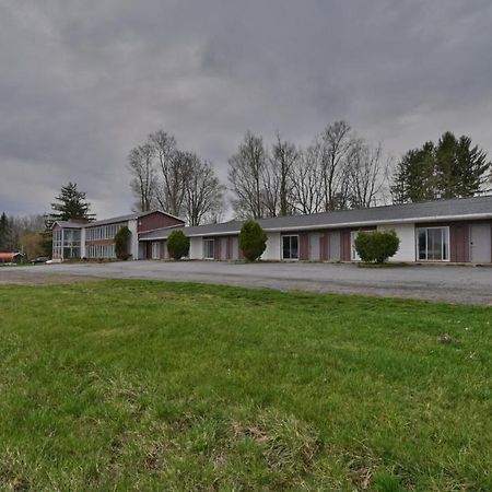 Maplehurst Motel Tunkhannock Екстериор снимка