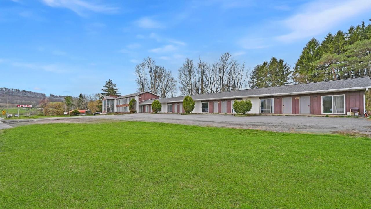 Maplehurst Motel Tunkhannock Екстериор снимка