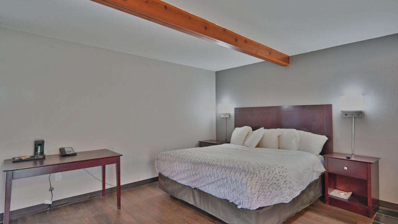 Maplehurst Motel Tunkhannock Екстериор снимка