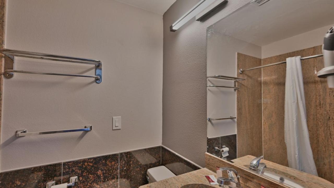 Maplehurst Motel Tunkhannock Екстериор снимка