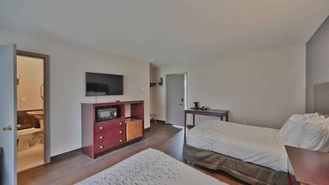 Maplehurst Motel Tunkhannock Екстериор снимка