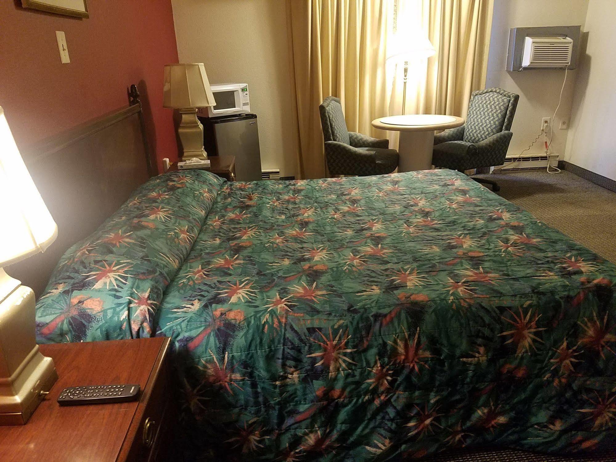 Maplehurst Motel Tunkhannock Екстериор снимка