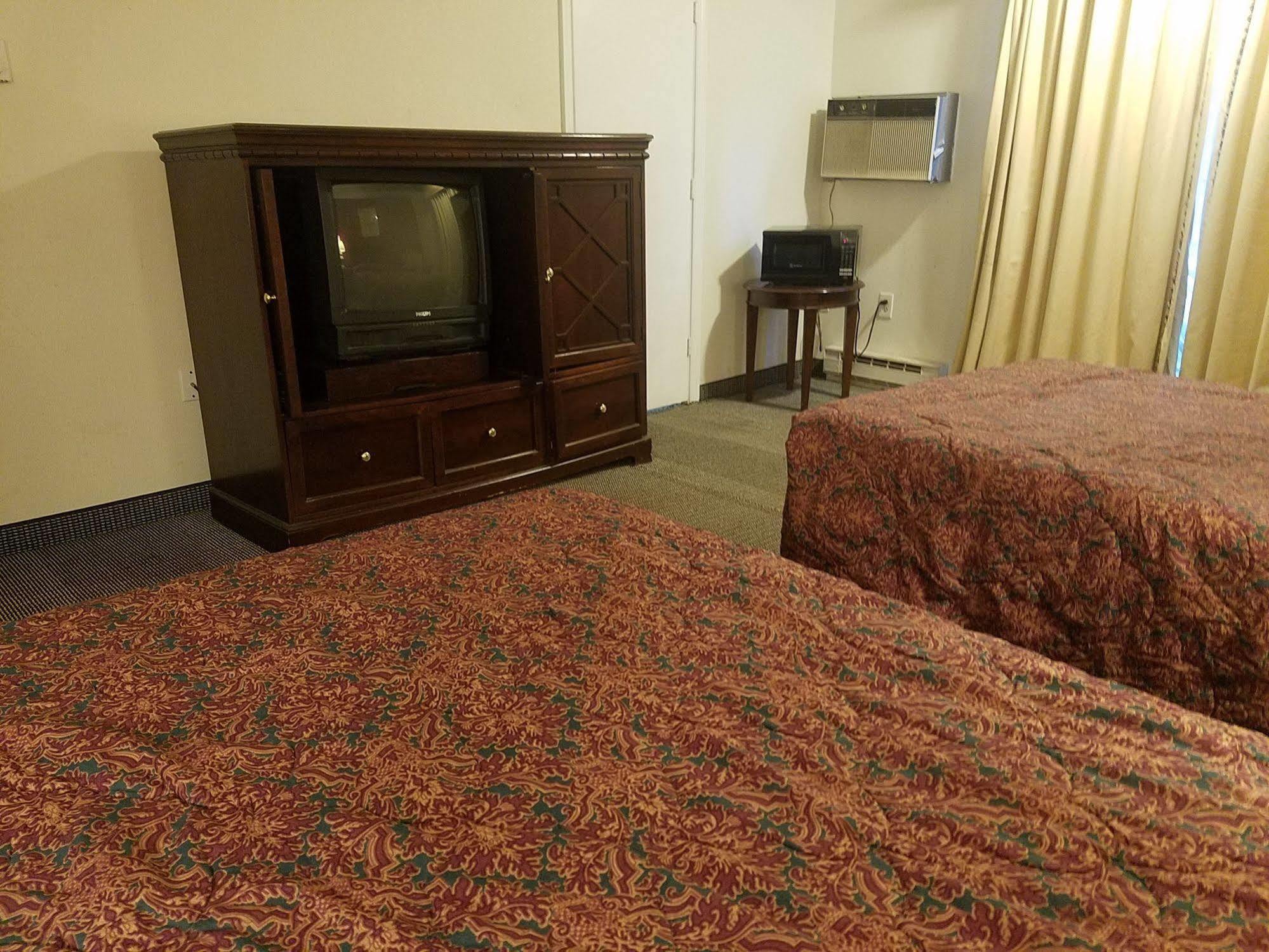 Maplehurst Motel Tunkhannock Екстериор снимка