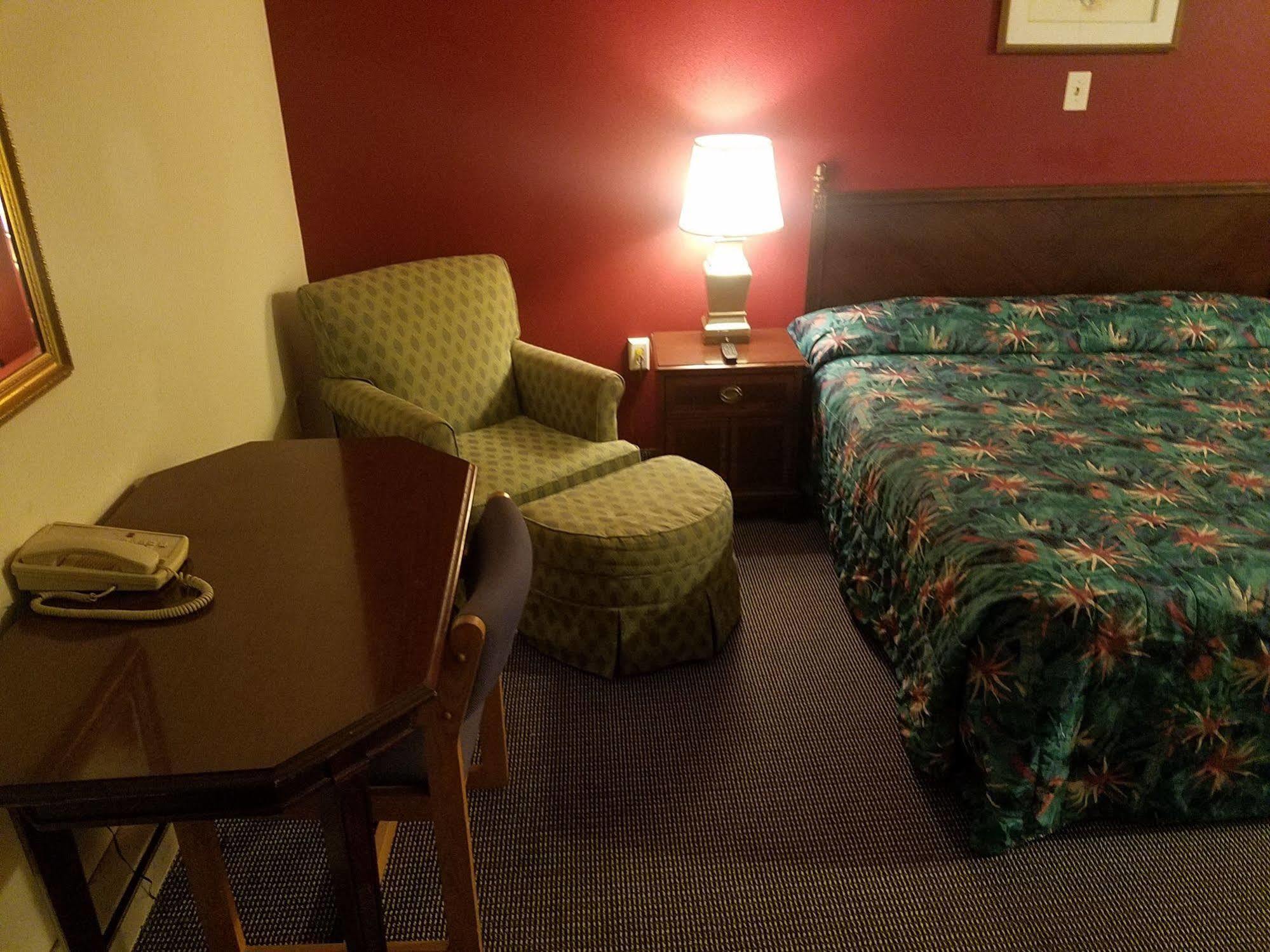 Maplehurst Motel Tunkhannock Екстериор снимка