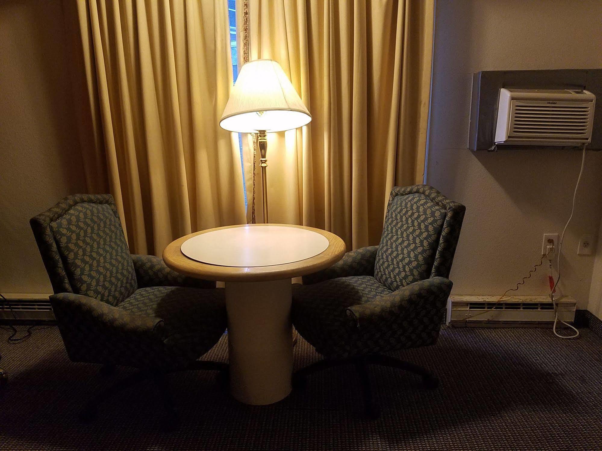Maplehurst Motel Tunkhannock Екстериор снимка
