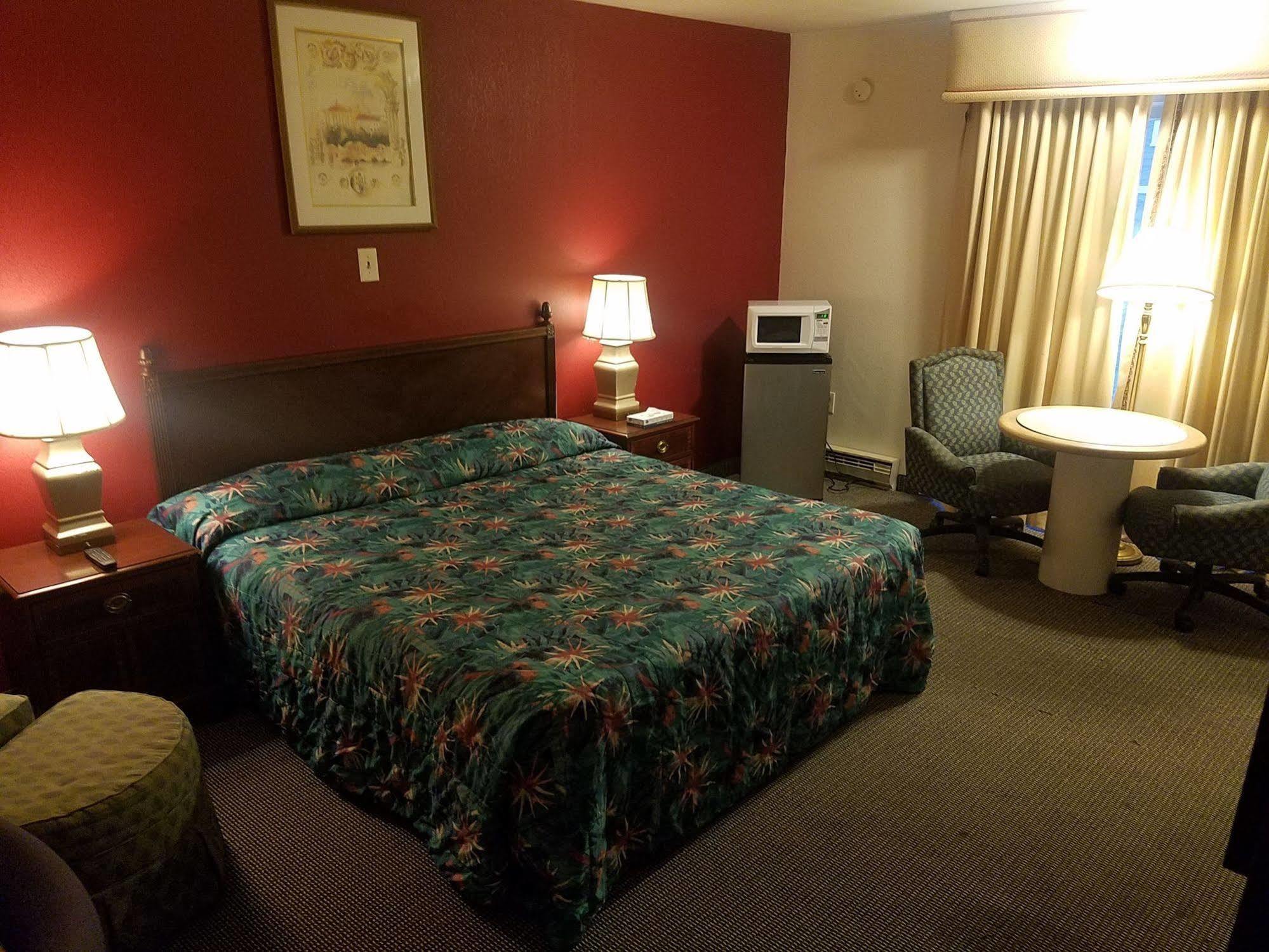 Maplehurst Motel Tunkhannock Екстериор снимка
